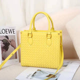 Factory Direct Sales Hand-Woven Shoulder Crossbody Women's Bag Lambskin Lunch Bag Fashion Underarm Bag Hand Holding Clutch